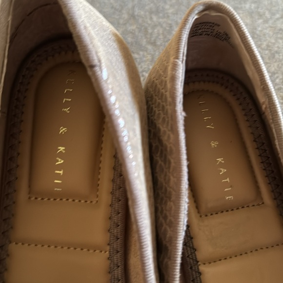 Kelly & Katie Snakeskin Print Tan Flats Women’s size 9 - Picture 2 of 5